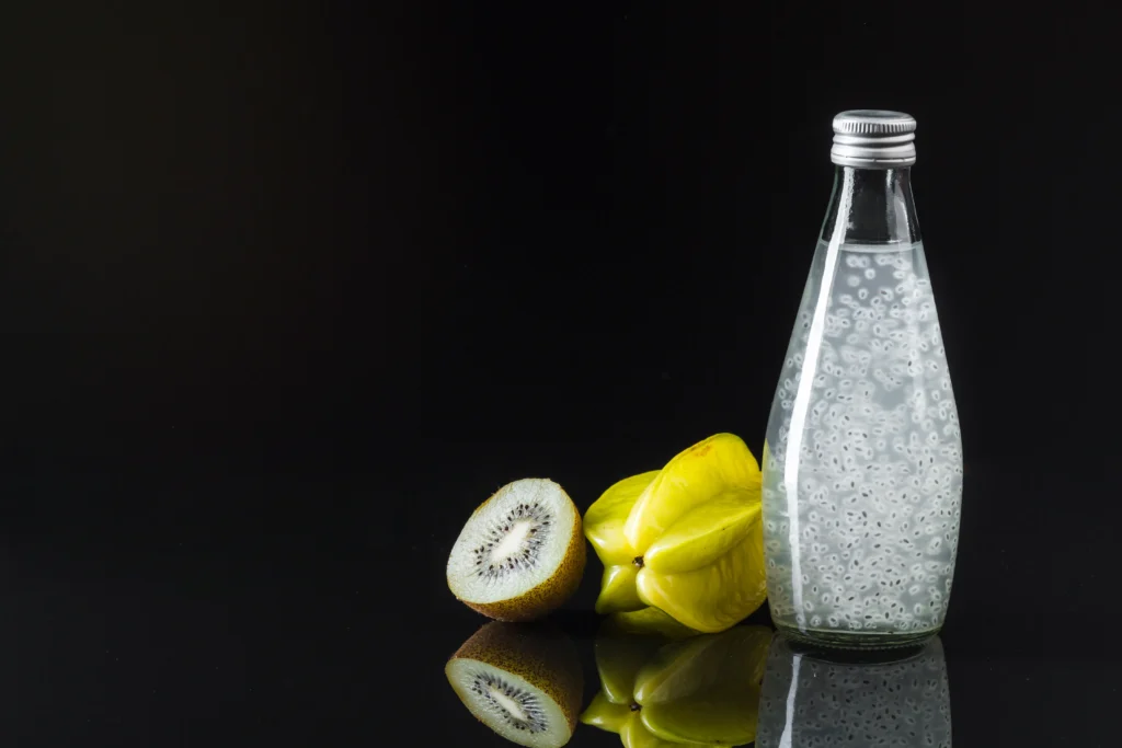 No existe evidencia de que el agua con gas genere piedras en los riñones.